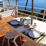 Sea View Di Amedeo Bed & Breakfast