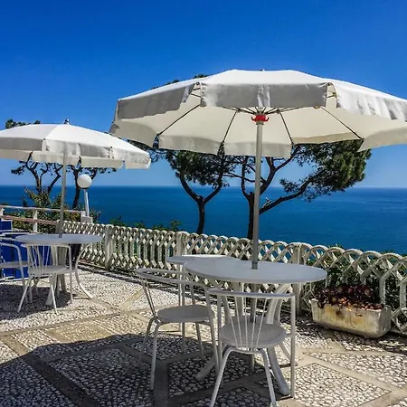 Frühstückspension Sea View Di Amedeo Sirolo
