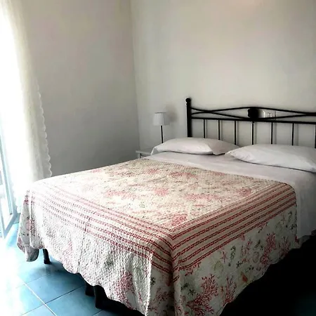 Sea View Di Amedeo 4*