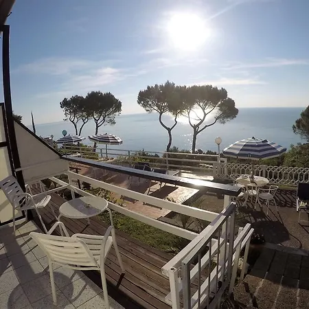 ベッド・アンド・ブレックファスト Sea View Di Amedeo